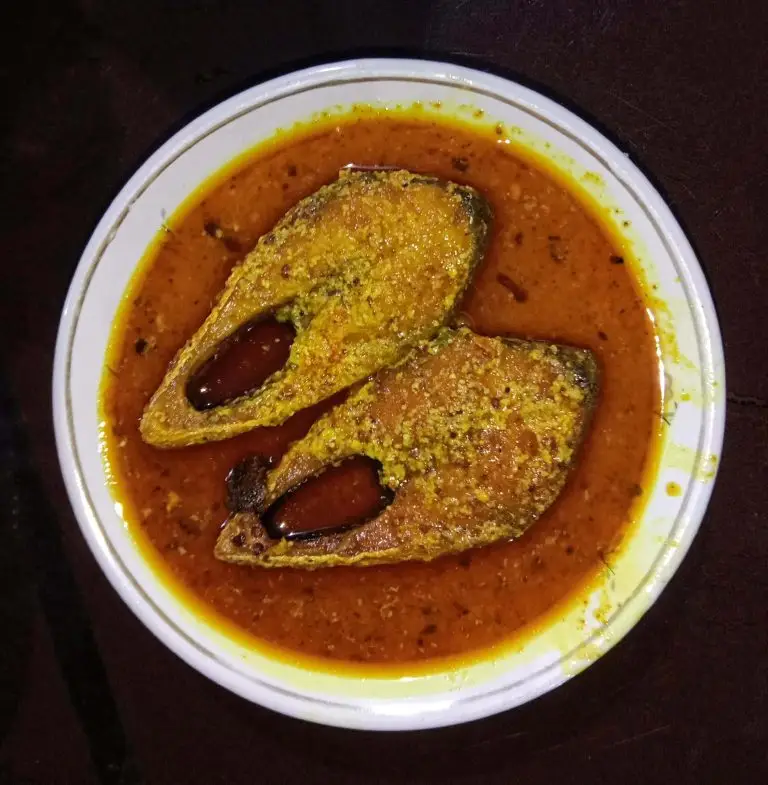 Sorshe_Ilish-food-of-bangladeshi-cuisines