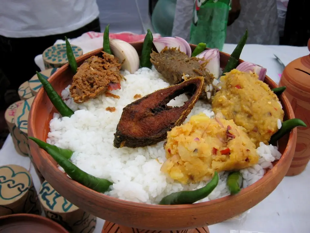 panta_ilish-traditional-dish-food-habits-of-bangladesh